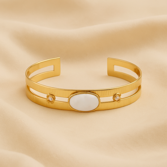 Bracelet Jonc Doré – Pierre Blanche Éthérée