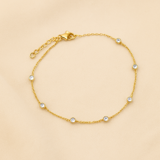 Bracelet "Lueur" – Acier doré & strass délicat